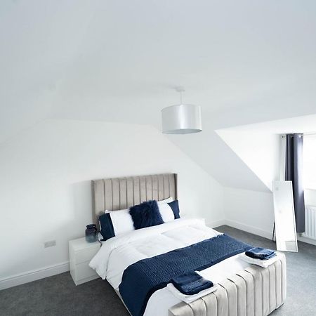 Entire Modern Home With Private Parking For 6/8 Persons Worksop Exterior foto