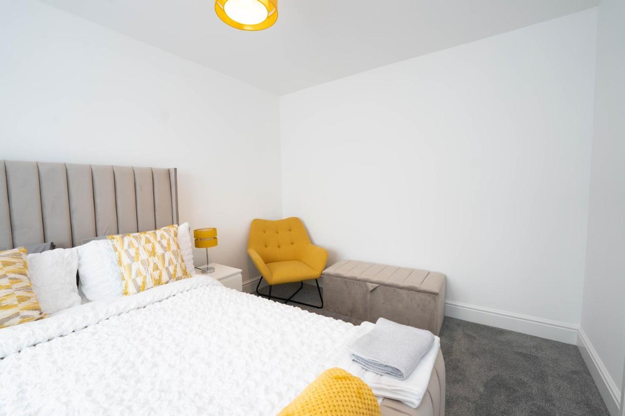 Entire Modern Home With Private Parking For 6/8 Persons Worksop Exterior foto