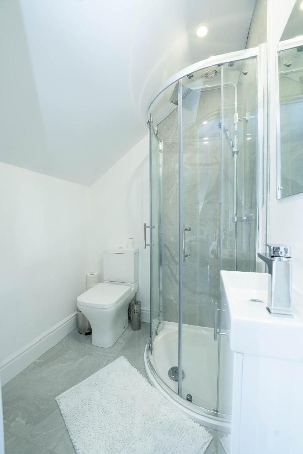 Entire Modern Home With Private Parking For 6/8 Persons Worksop Exterior foto