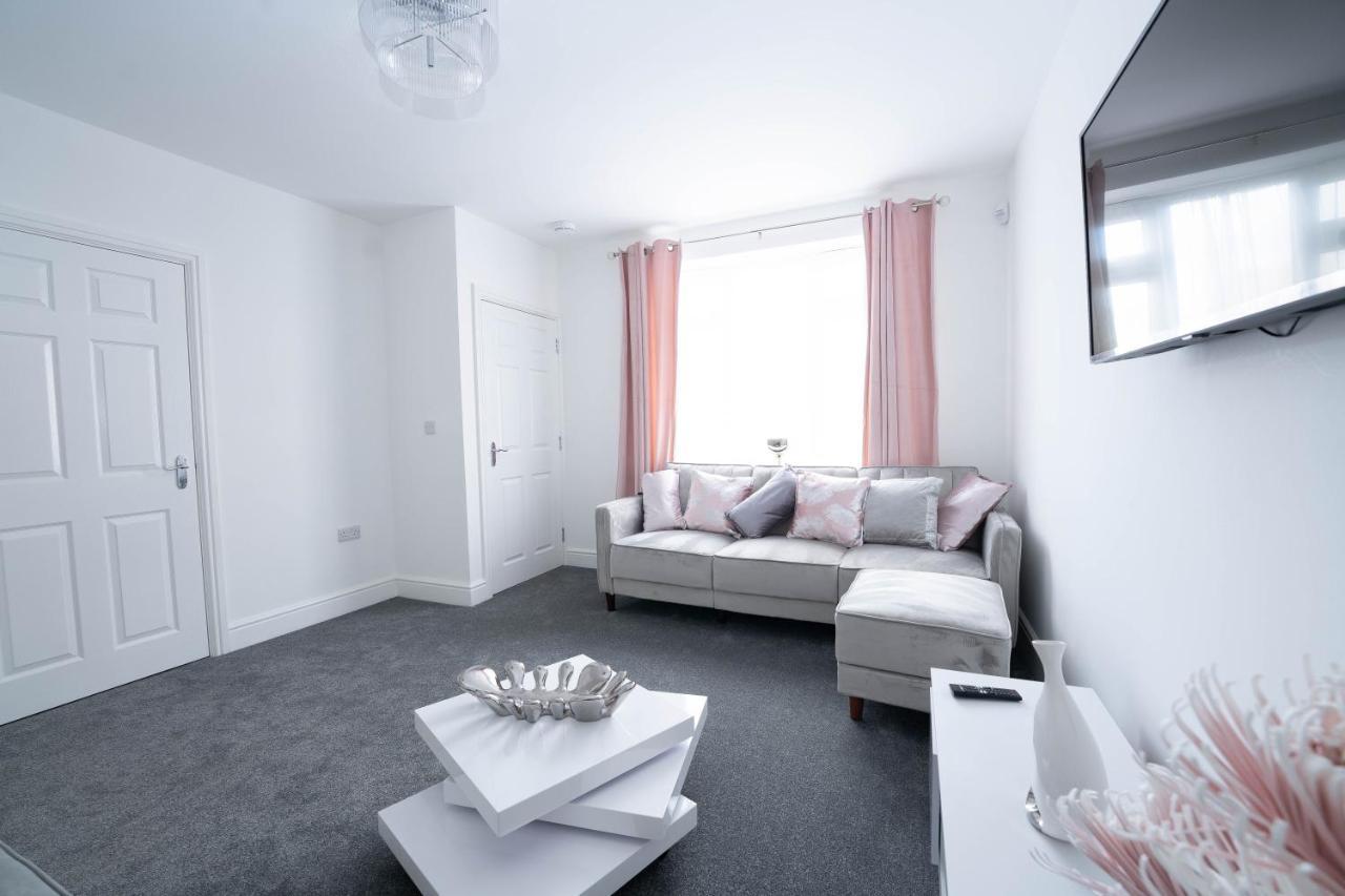 Entire Modern Home With Private Parking For 6/8 Persons Worksop Exterior foto