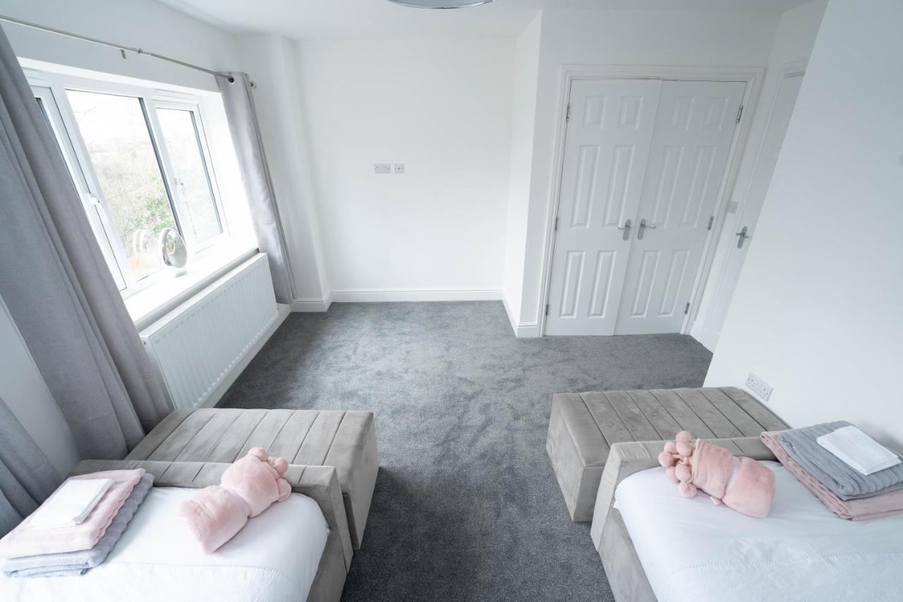 Entire Modern Home With Private Parking For 6/8 Persons Worksop Exterior foto